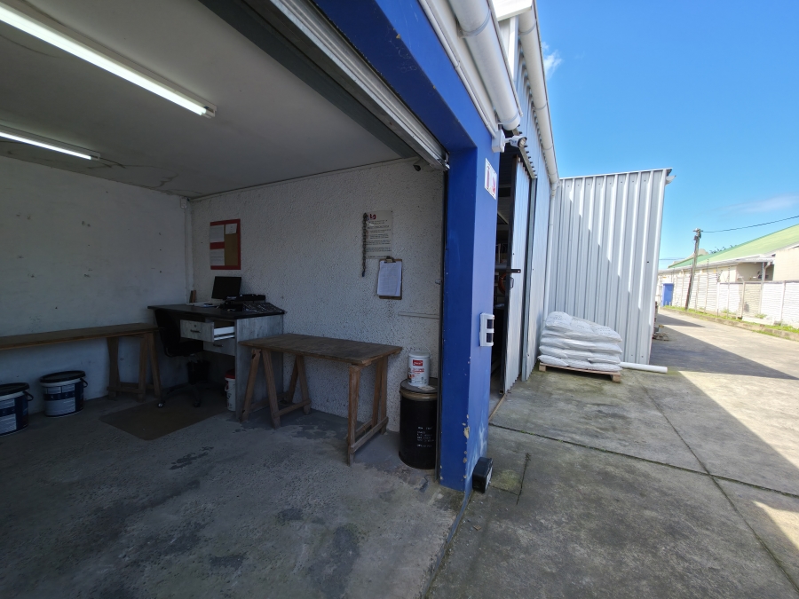 Commercial Property for Sale in Vincent Eastern Cape